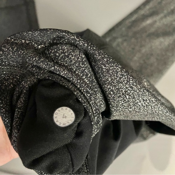 Wunder Under high rise Lululemon leggings - Picture 6 of 6